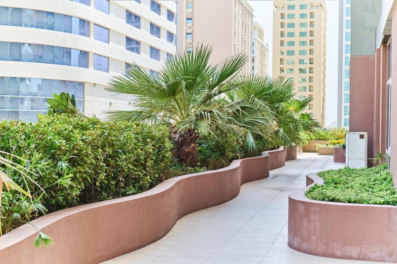 Afaq Tower Apartment Manama Exterior photo