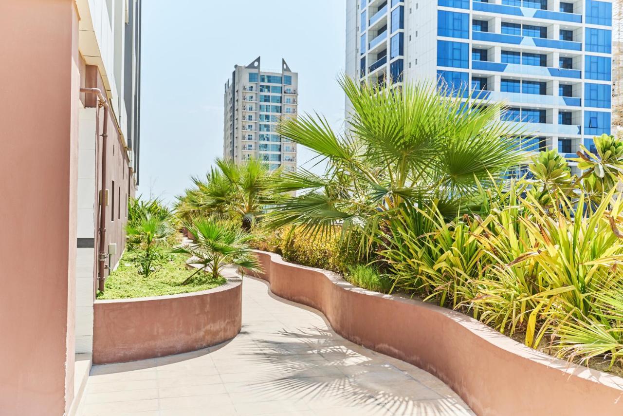 Afaq Tower Apartment Manama Exterior photo