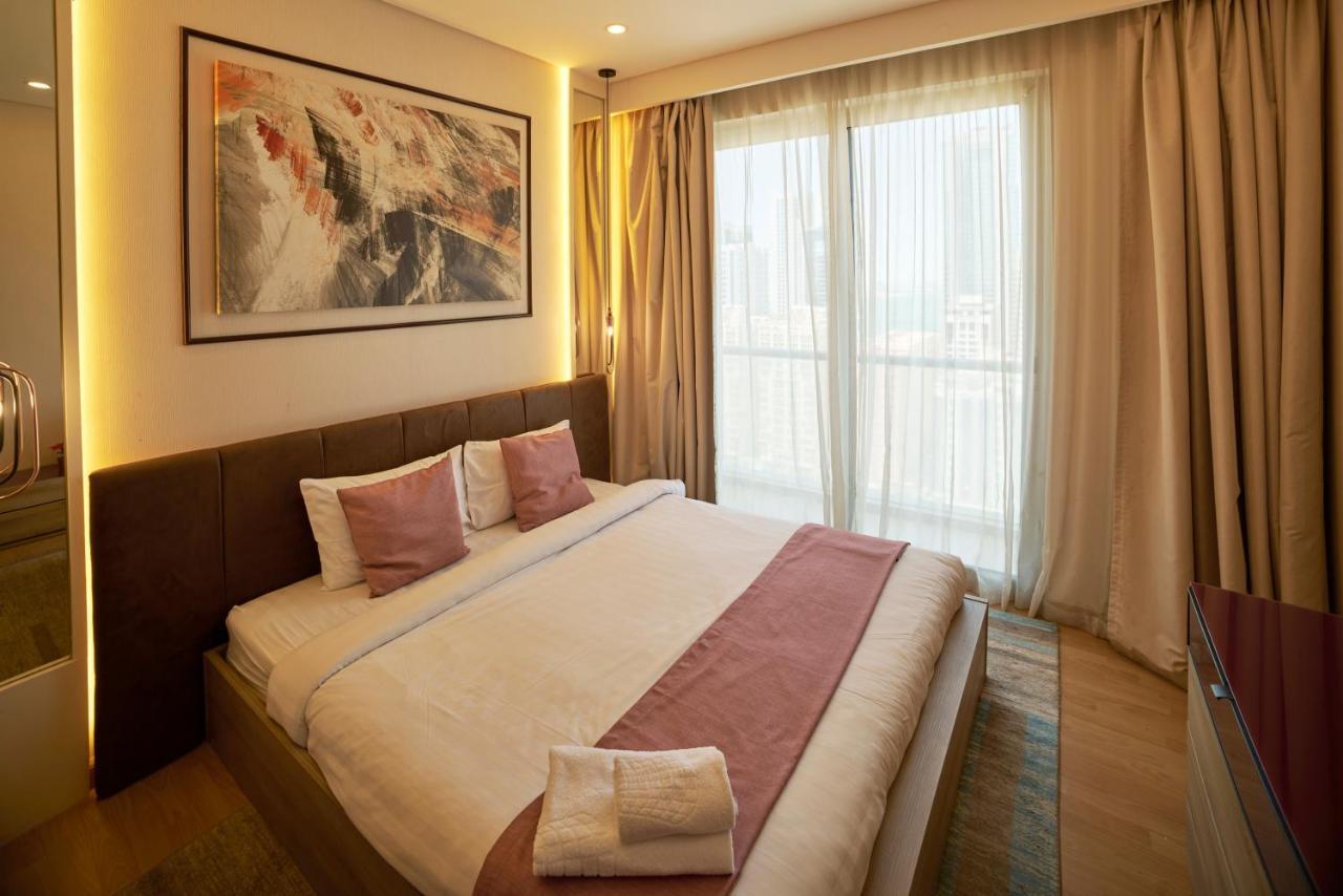 Afaq Tower Apartment Manama Exterior photo